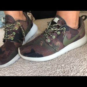 Camo Nike Roshe